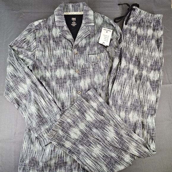 Frye Other - NWT FRYE Gray white pattern Notched Premium sleepwear‎ SET Size SMALL